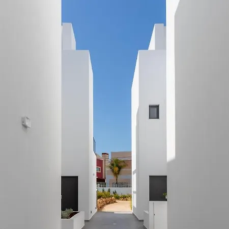 Luxury Townhouse With Pool In Alvor Villa Exterior photo