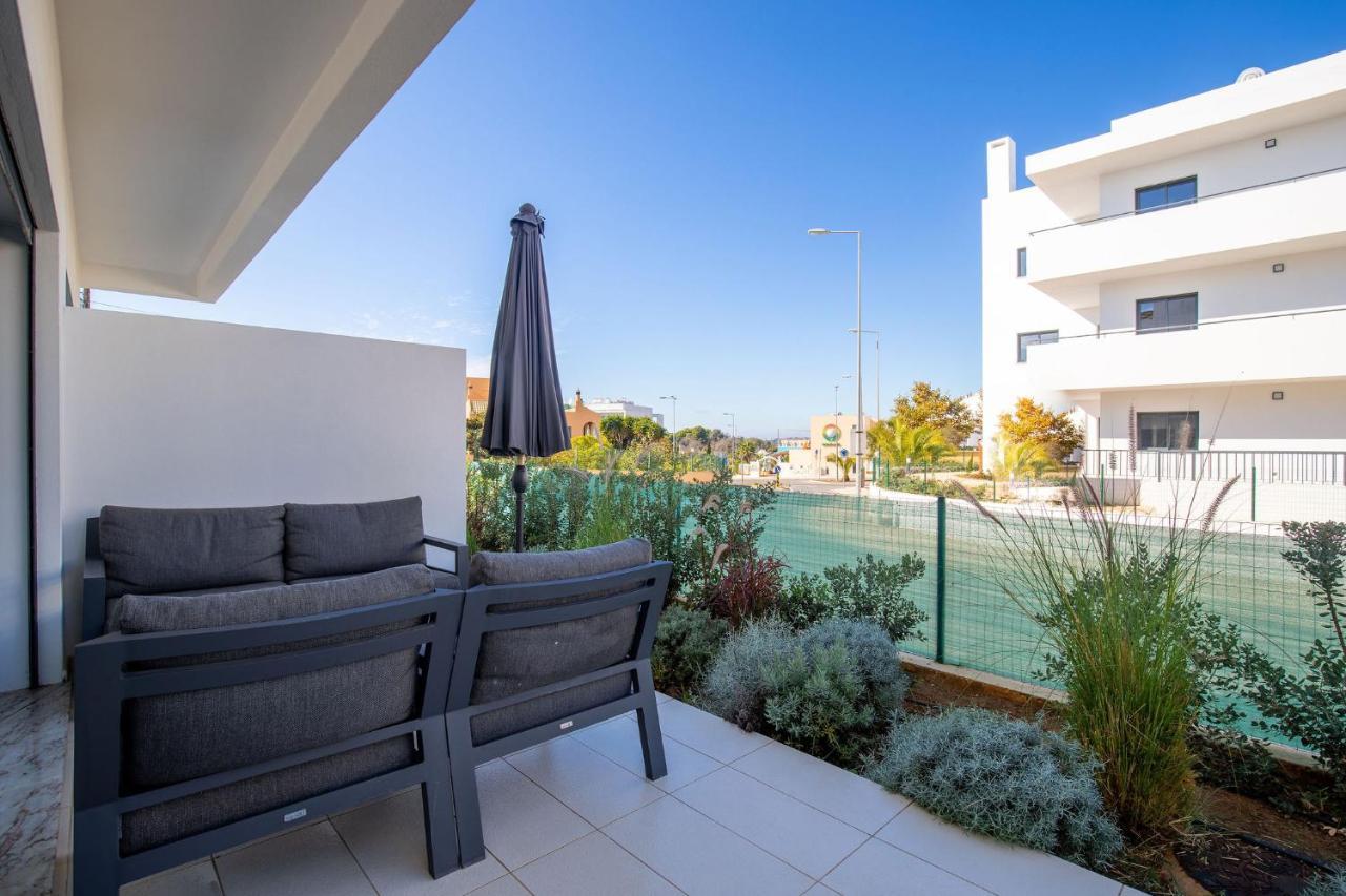 Luxury Townhouse With Pool In *