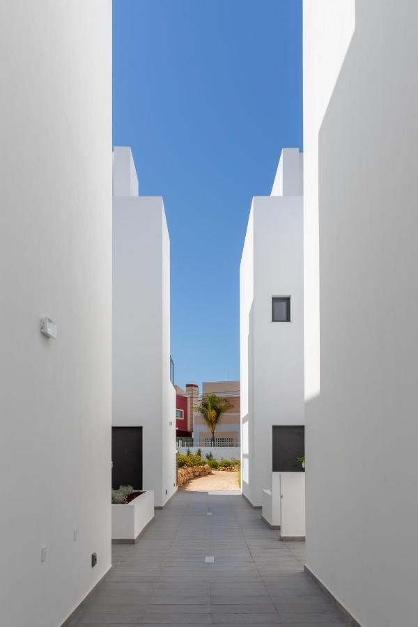 Luxury Townhouse With Pool In Alvor