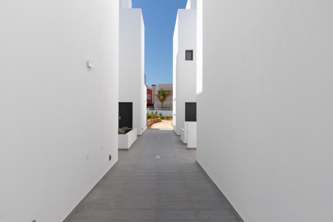 Luxury Townhouse With Pool In * Alvor