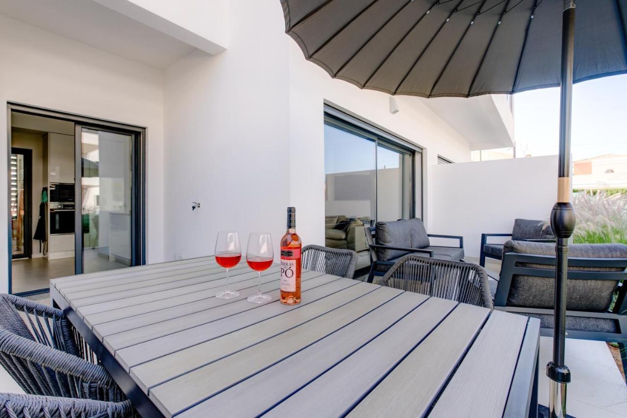 Luxury Townhouse With Pool In *