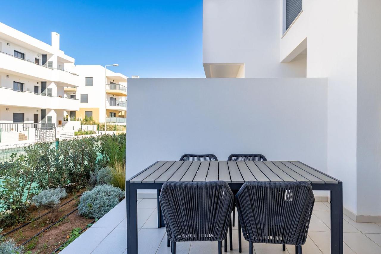 Luxury Townhouse With Pool In Alvor